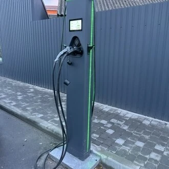 Зарядна станція Ecofactor на території комплексу